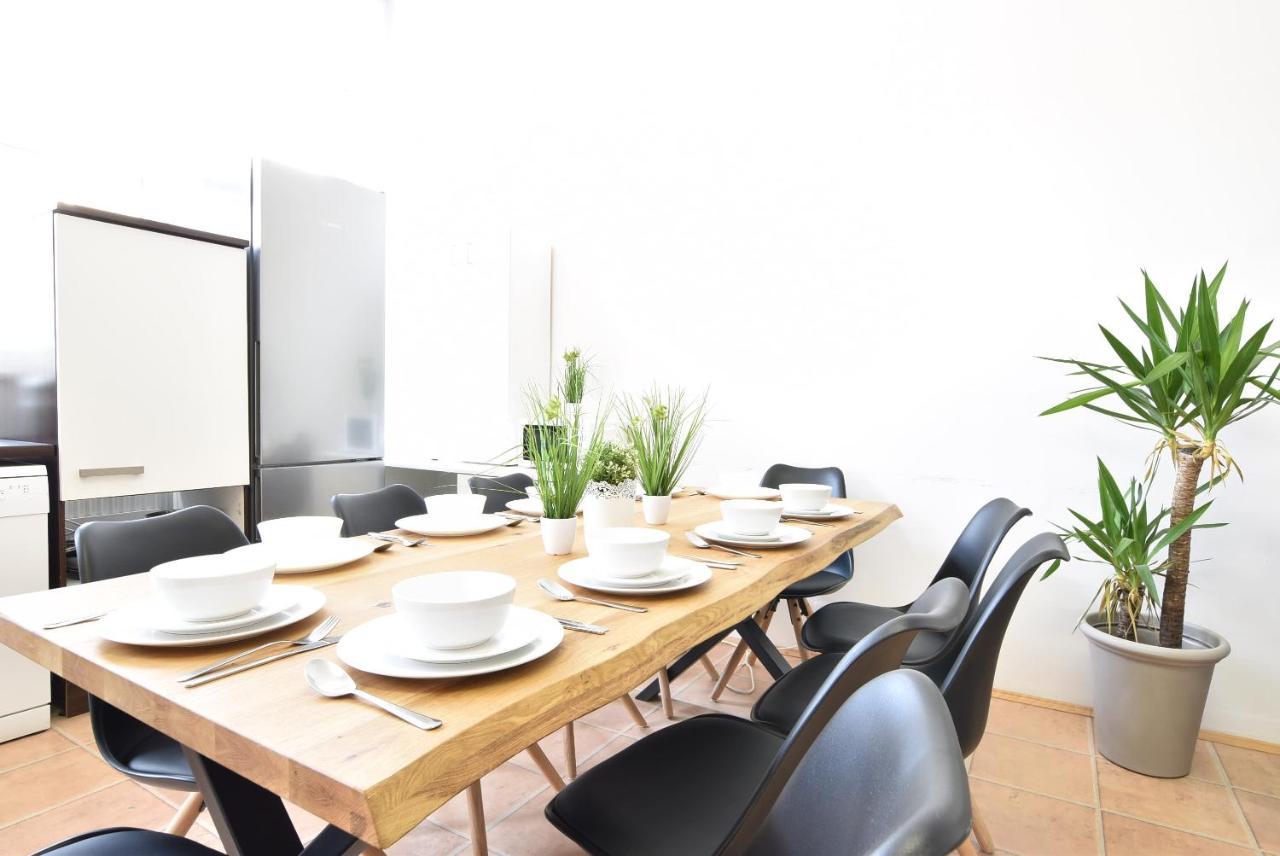 אינסברוק Huge Apartment In Awesome Location With Parking מראה חיצוני תמונה