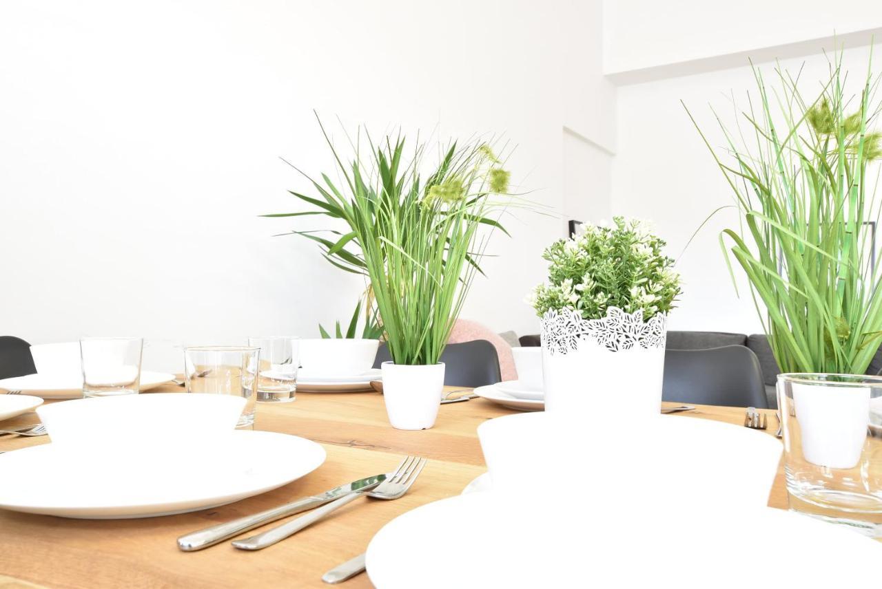 אינסברוק Huge Apartment In Awesome Location With Parking מראה חיצוני תמונה