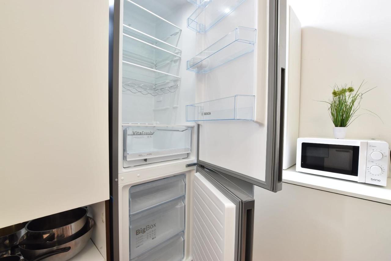 אינסברוק Huge Apartment In Awesome Location With Parking מראה חיצוני תמונה