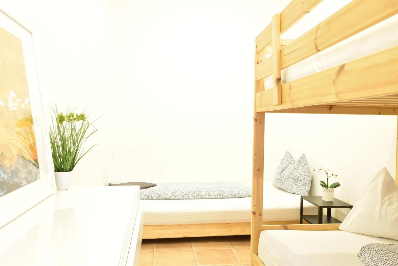 אינסברוק Huge Apartment In Awesome Location With Parking מראה חיצוני תמונה