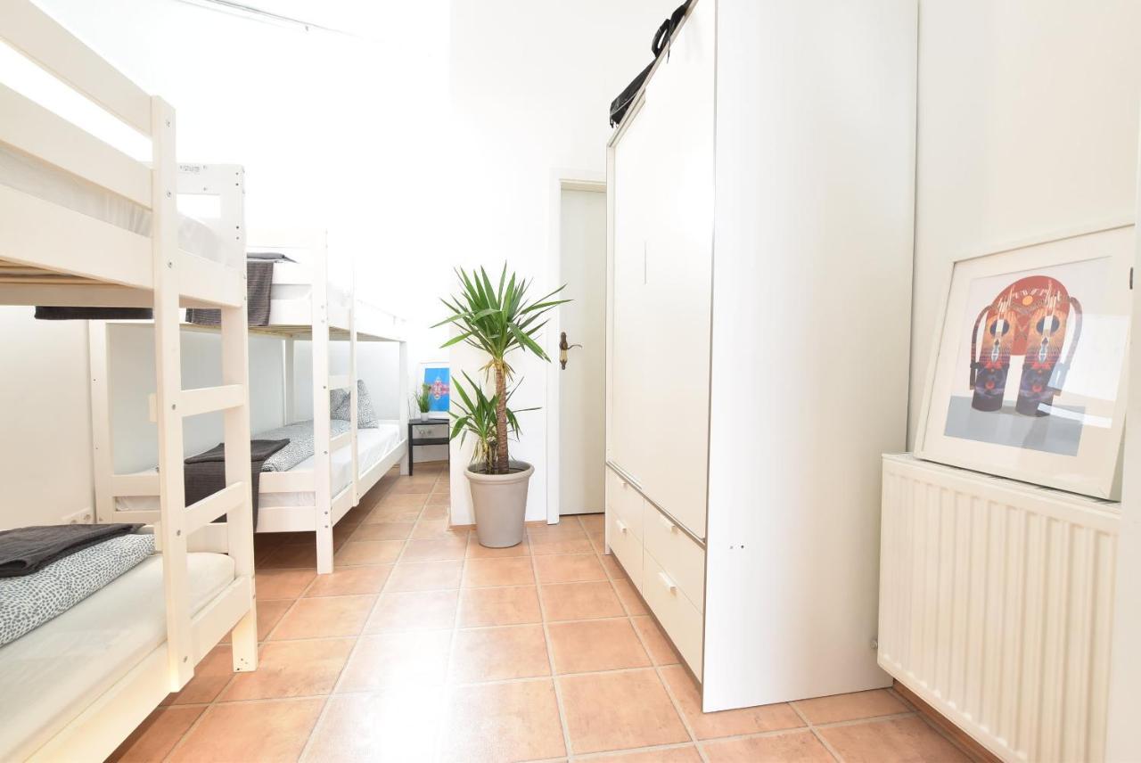 אינסברוק Huge Apartment In Awesome Location With Parking מראה חיצוני תמונה