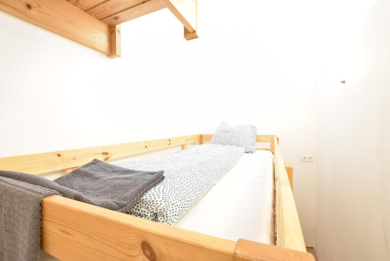 אינסברוק Huge Apartment In Awesome Location With Parking מראה חיצוני תמונה