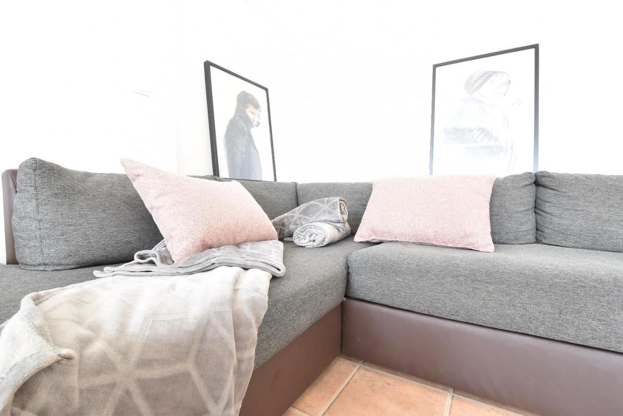 אינסברוק Huge Apartment In Awesome Location With Parking מראה חיצוני תמונה