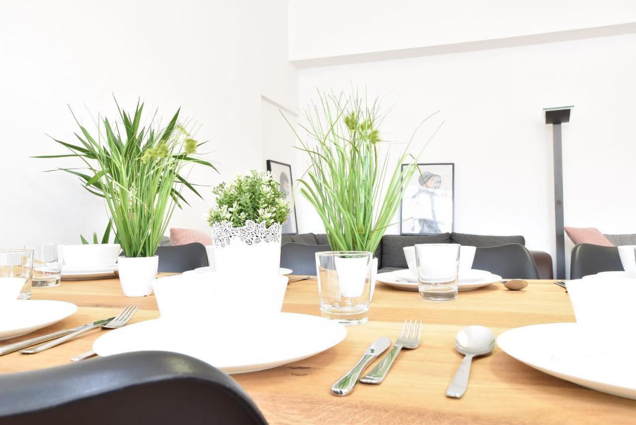 אינסברוק Huge Apartment In Awesome Location With Parking מראה חיצוני תמונה